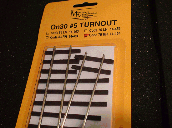 Micro- Engineering 14-454 On30 5 CODE 70 RH TURNOUT